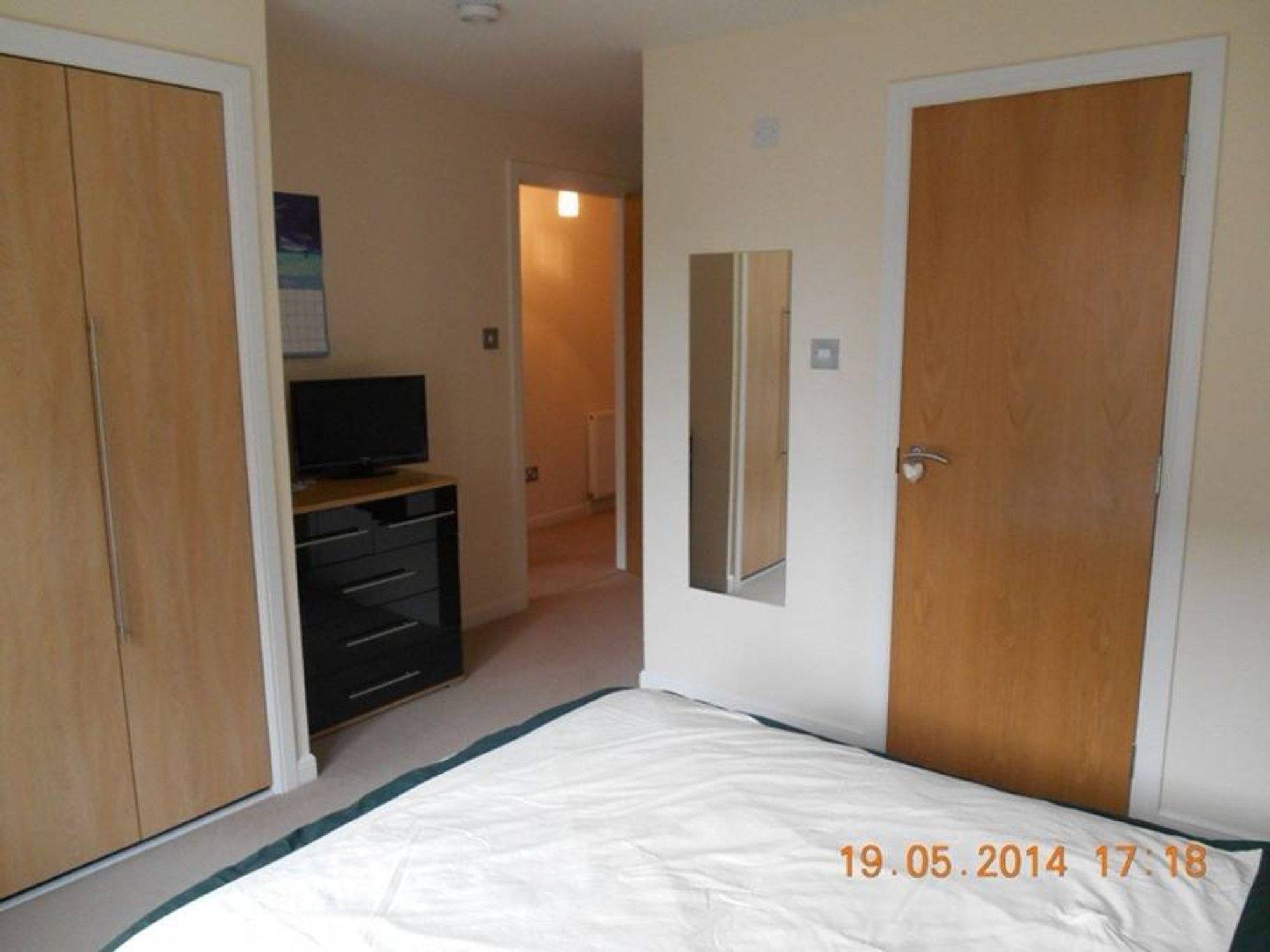 Centre 2 Bedroom Sleeps 4 Apartment *